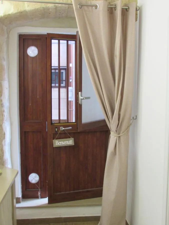 Bed & Breakfast Bed and Breakfast Loft Albicocca Bari Italia